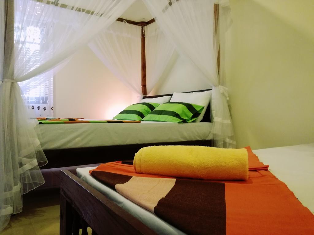 Golden Beach Rest Hotel Tangalle Buitenkant foto