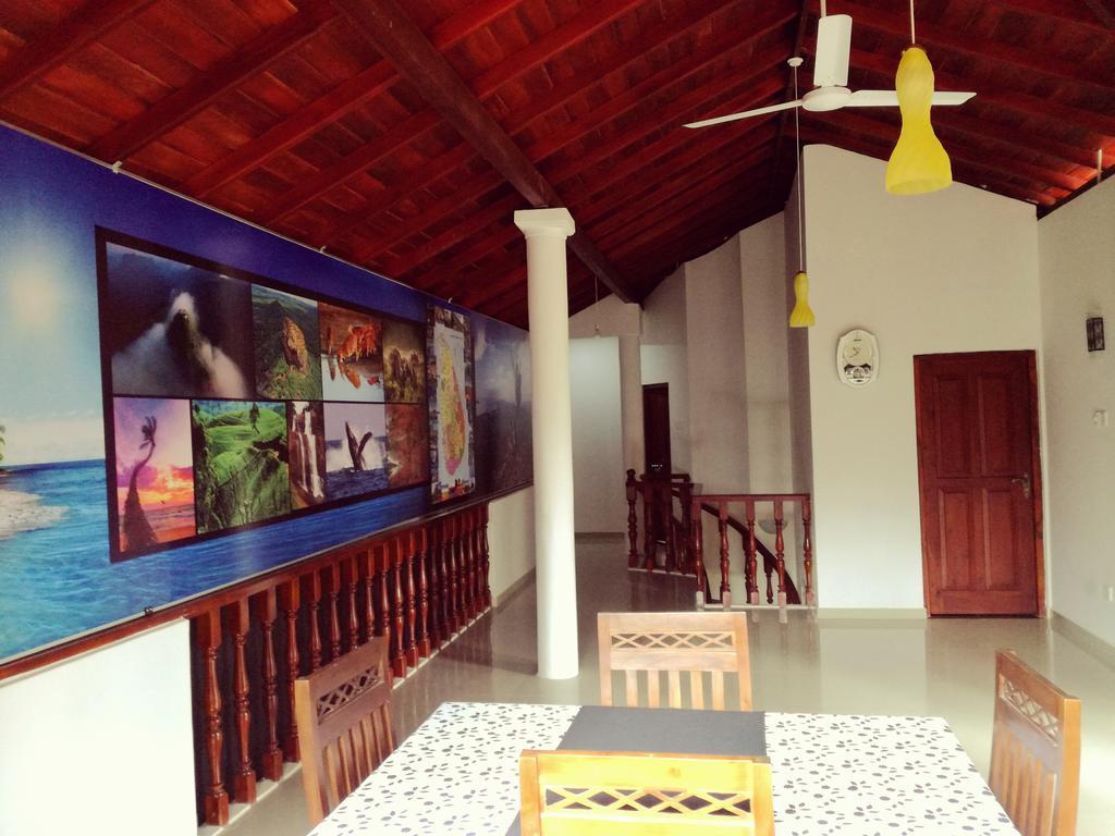 Golden Beach Rest Hotel Tangalle Buitenkant foto