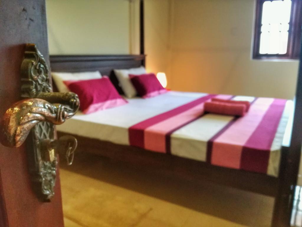 Golden Beach Rest Hotel Tangalle Buitenkant foto
