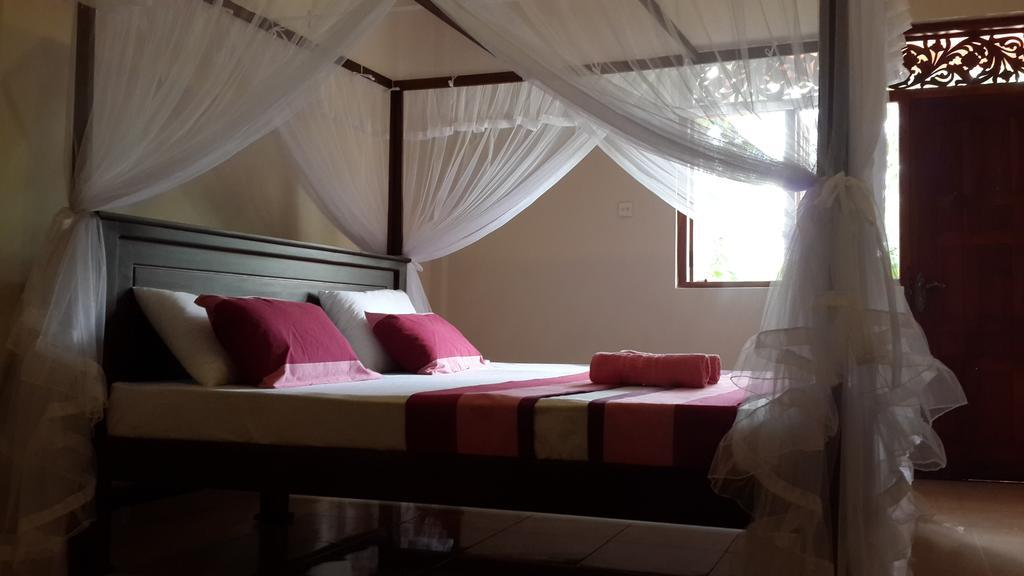 Golden Beach Rest Hotel Tangalle Buitenkant foto