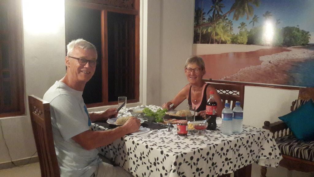 Golden Beach Rest Hotel Tangalle Buitenkant foto