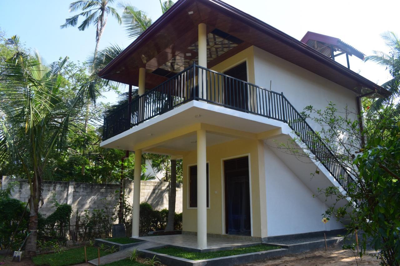 Golden Beach Rest Hotel Tangalle Buitenkant foto