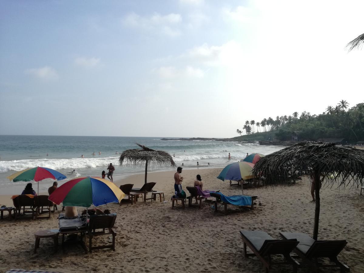 Golden Beach Rest Hotel Tangalle Buitenkant foto